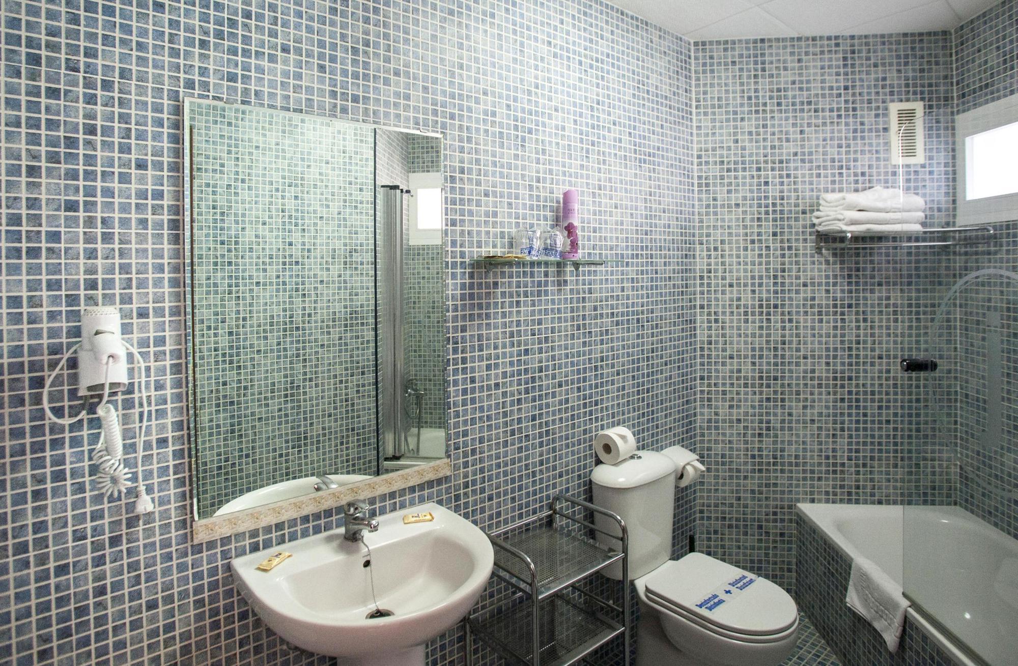 La Jabega Hotel Фуeнхирола Екстериор снимка